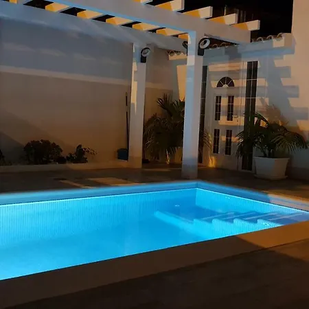 De Lux 